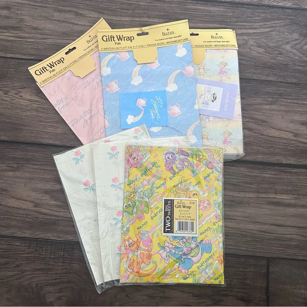Set of 6 vintage gift wrap packs